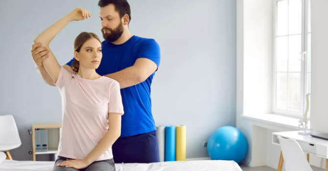 March Newsletter: The Key Differences between Chiropractors and Osteopaths